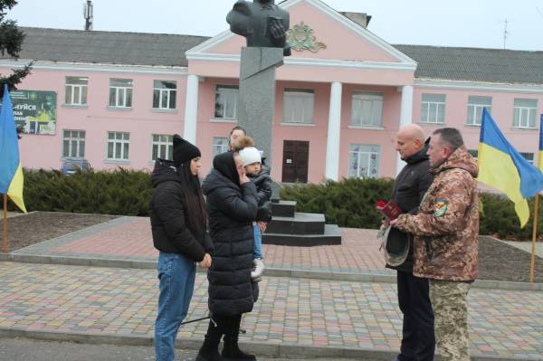 У Березнівській громаді нагородили п’ятьох полеглих військовослужбовців орденами «За мужність» (ФОТО) - INFBusiness