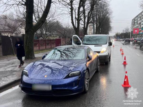 У Рівному водій з ознаками алкогольного сп'яніння в'їхав у Porsche Taycan - INFBusiness