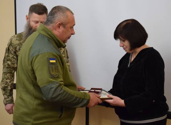 Військового зі Здолбунова посмертно відзначили нагрудним знаком «Честь і Батьківщина» - INFBusiness