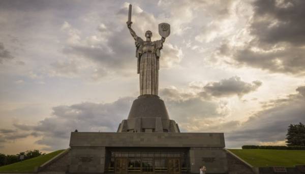 У Музеї війни презентують двомовне видання свідчень очевидців облоги Чернігівщини - INFBusiness