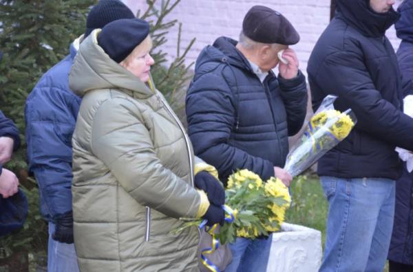 В Острозі відкрили меморіальну дошку загиблому військовому (ФОТО) - INFBusiness