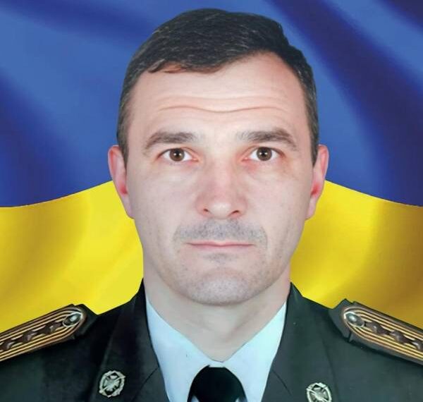 На Рівненщині в останню земну дорогу проведуть хороброго воїна Олега Довгаля