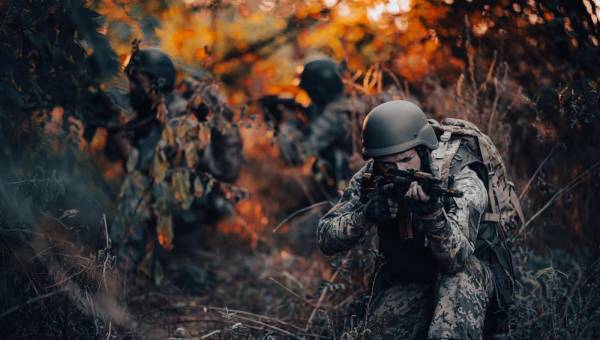 Українські військові виснажені, нестача кадрів загострюється, – The Guardian - INFBusiness