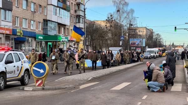 На Рівненщині в останній шлях провели бійця Тараса Мосійчука - INFBusiness