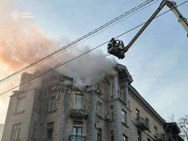 Воєнна фотографиня Йоханнессон повідомила, що через атаку дронів Росії пошкоджено її квартиру - INFBusiness