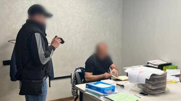 Кіберполіцейські Дніпра викрили посадовця у розтраті державного майна - INFBusiness