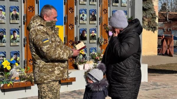 Рідним вручили орден "За мужність" загиблого військового з Рівненщини - INFBusiness