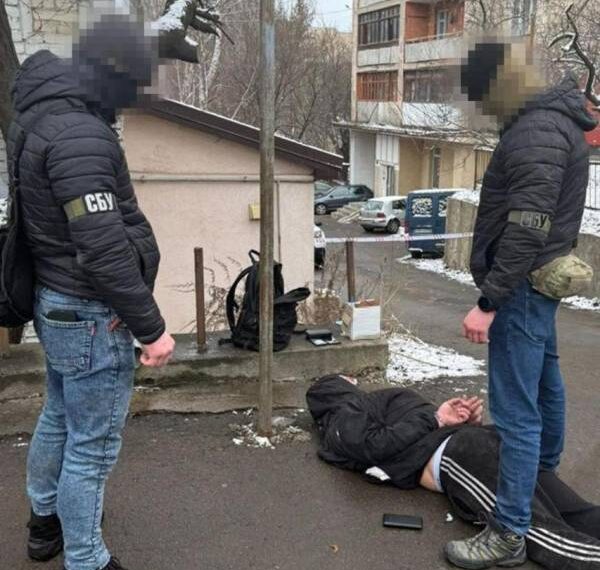 Готували теракт біля райуправління поліції у Рівному: СБУ затримала двох агентів рф