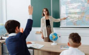Чому молодому вчителю потрібен наставник: 5 причин з особистого досвіду