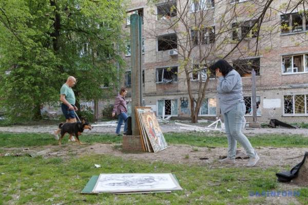 У Києві після обстрілу 24 квітня рятували картини-хатні ікони та рушники - INFBusiness