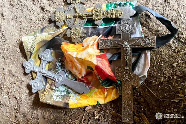 Житель Дубенщини вкрав з церкви хрести, обігрівач і гроші на пожертви - INFBusiness