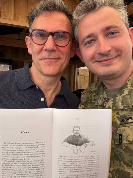 У Каннах презентували книгу «Записки з України» режисера фільму, що здобув п’ять «Оскарів» - INFBusiness