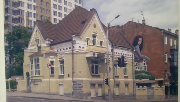У Миколаєві відкрилася виставка світлин на полотнах «Німецький слід в історії України» - INFBusiness