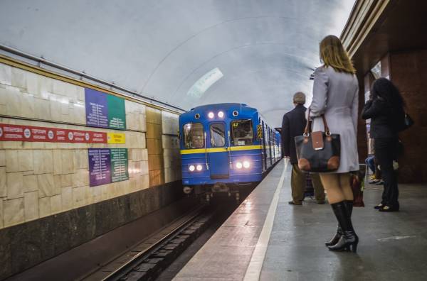 На станції метро "Арсенальна" зранку помітили вогонь і задимлення: що сталося - INFBusiness