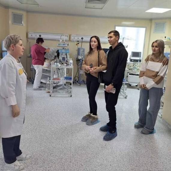 Рівненський обласний перинатальний центр запрошує до “Школи батьківства” та на День відкритих дверей