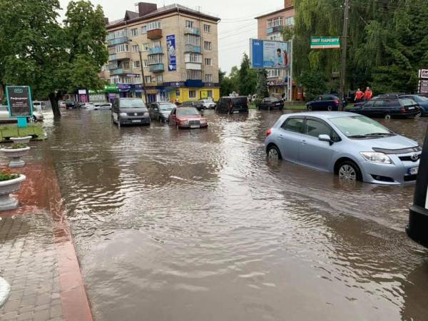 Тендер на 53,5 мільйона гривень: у центрі Рівного модернізують систему зливової каналізації - INFBusiness