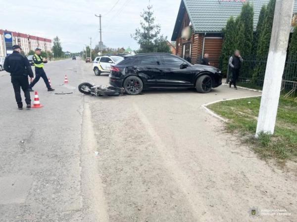 На Рівненщині мотоцикліст врізався у припарковану «Audi Q8» - INFBusiness