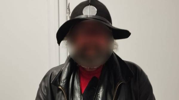 У центрі Львова чоловік зірвав прапори з меморіалу на алеї Героїв: як його покарали - INFBusiness