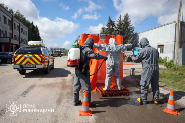 У Рівному рятувальники тренувалися ліквідовувати пожежу з витоком аміаку - INFBusiness