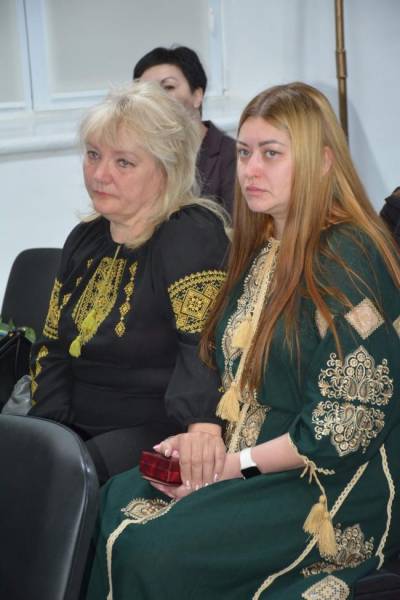 Державні нагороди загиблих воїнів із Дубенщини передали їхнім рідним (ФОТО) - INFBusiness