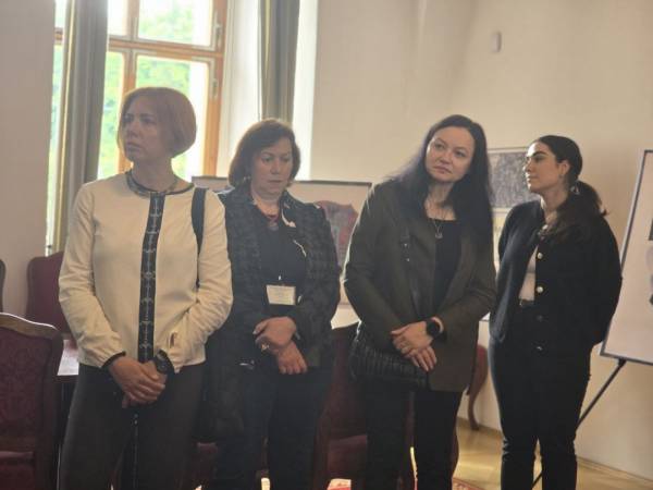 У Празі до сторіччя українського музею відкрили виставку в Сенаті - INFBusiness