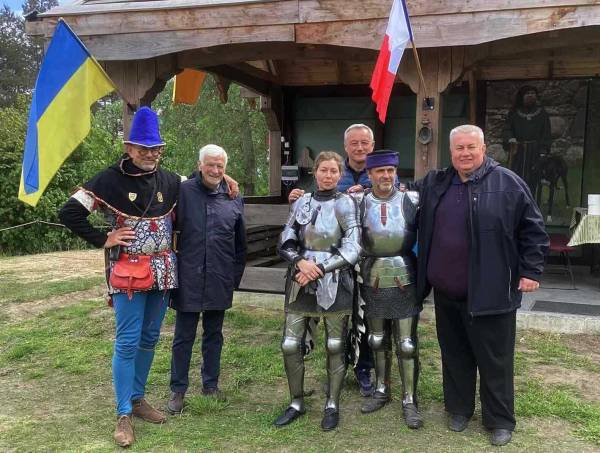 У Польщі учасникам міжнародного лицарського турніру представили Дубенське Євангеліє - INFBusiness