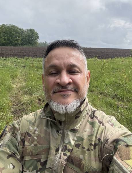 Ектор Хіменес-Браво показав, як проходить військовий вишкіл у полку «Ахіллес» - INFBusiness
