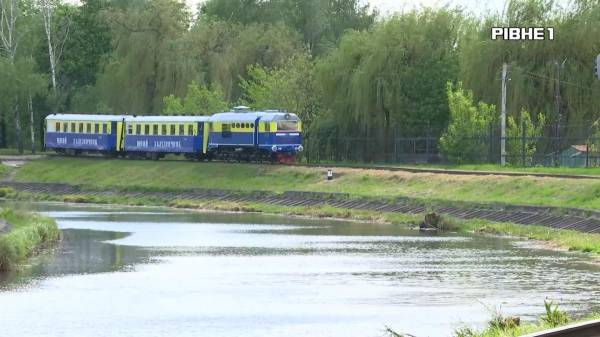 У Рівному знову запрацювала дитяча залізниця: коли можна покататися (ВІДЕО) - INFBusiness