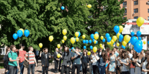 Останній дзвоник в Україні у 2025 році: ідеї для свята з подякою ЗСУ