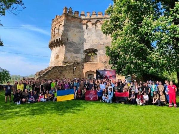 Мандрівний табір «Стежками князів Острозьких» зібрав учасників із декількох областей - INFBusiness