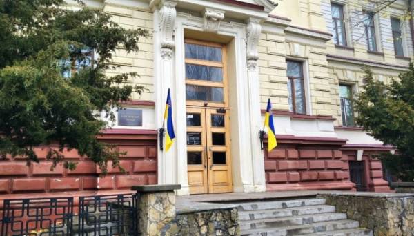 Росіяни викрали 23 тисячі артефактів з херсонського краєзнавчого музею - INFBusiness