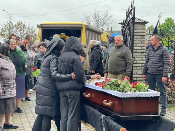 На Рівненщині попрощалися із захисником, який загинув на Харківщині - INFBusiness