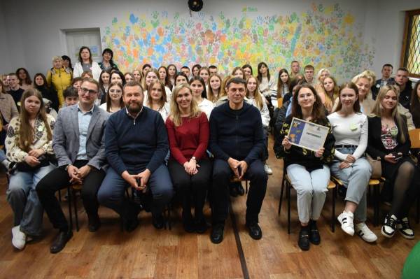 На Рівненщині обрали голову обласної ради старшокласників - INFBusiness