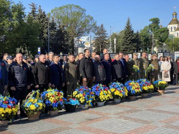У Рівному відзначили День пам’яті та перемоги над нацизмом у Другій світовій війні - INFBusiness