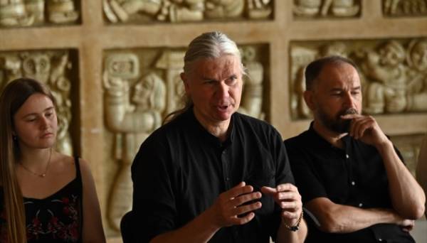 Франківський драмтеатр покаже виставу чеського режисера Давіда Зелінки «Абсолютно вільні» - INFBusiness