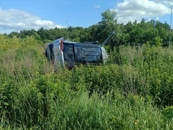 У Бабині водійка Toyota уникла зіткнення: авто опинилося в кюветі - INFBusiness