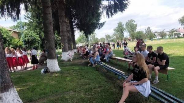 Мешканці села на Рівненщині передали понад 30 000 грн земляку-штурмовику - INFBusiness