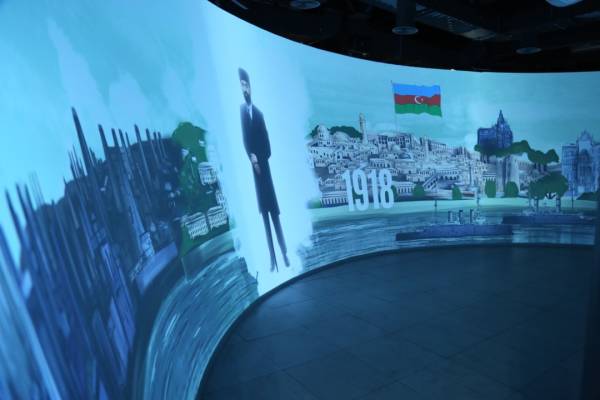Українські аудіогіди з'явились на танкері-музеї у Баку та у Музеї природної історії в Люксембурзі - INFBusiness