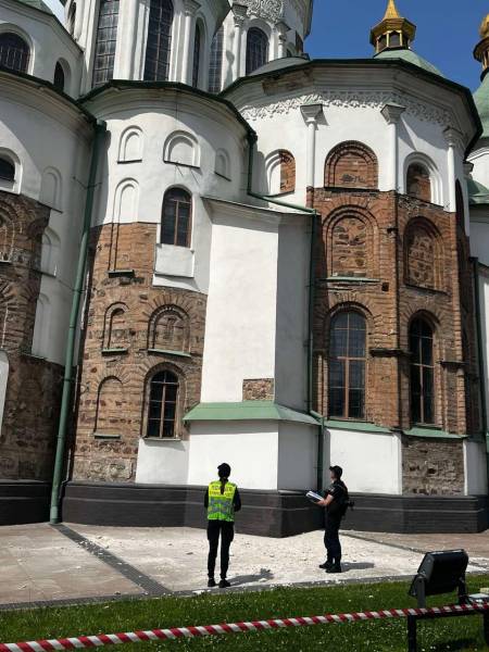 У Києві внаслідок російської атаки пошкоджений Софійський собор - INFBusiness