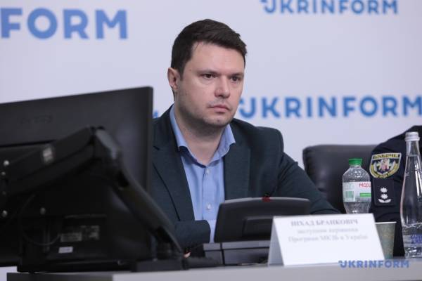 У Києві підбили підсумки мистецького проєкту «De Facto - Status WAR» - INFBusiness