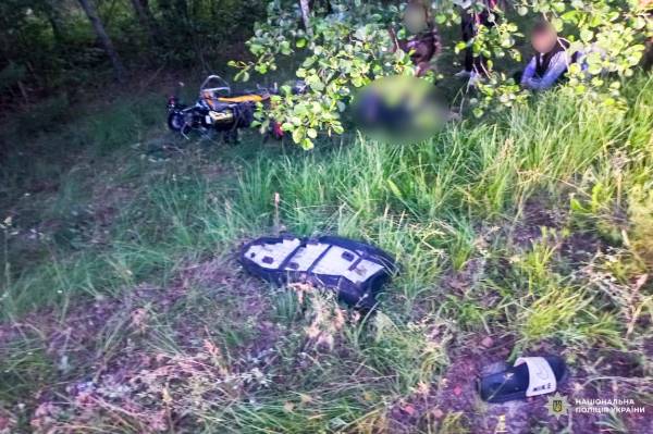 З`їхав у кювет і в`їхав у дерево: на Рівненщині загинув неповнолітній мотоцикліст - INFBusiness