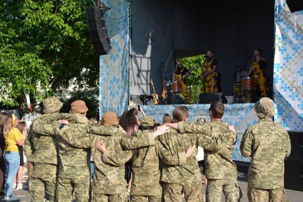 "Дубенська сила": на Рівненщині зібрали 384 тисячі гривень для військових (ФОТО) - INFBusiness