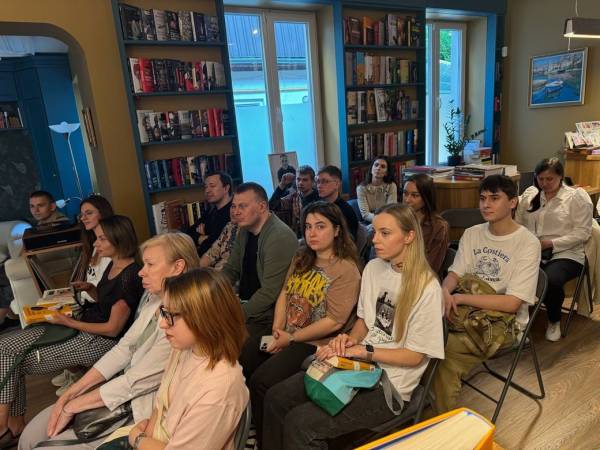 У Вінниці презентували книжку «Українське радіо. Історія буремного століття» - INFBusiness