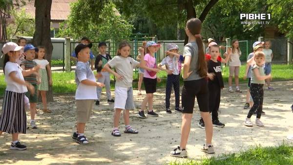 «Я знаю підхід до кожної дитини»: як у Рівному працюють пришкільні табори (ВІДЕО) - INFBusiness