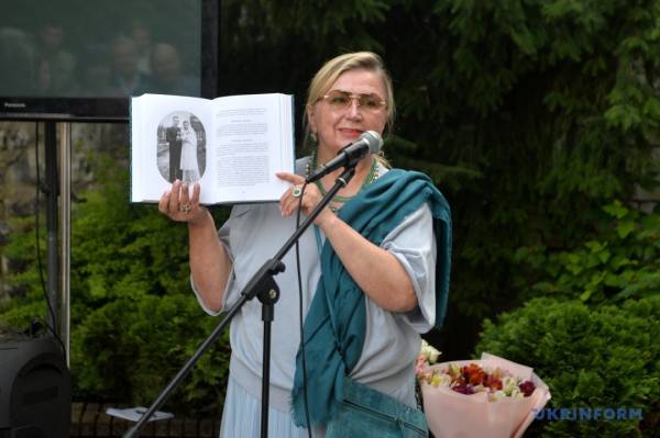 Головна редакторка газети «День» Лариса Івшина презентувала книгу - підсумок своєї 30-річної роботи - INFBusiness