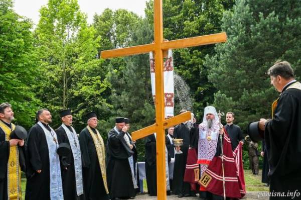 Епіфаній освятив хрест для будівництва храму в Рівному (ФОТО) - INFBusiness