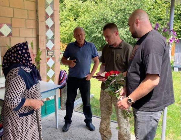 Ордени "За мужність" вручили рідним загиблих воїнів на Рівненщині - INFBusiness