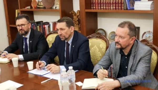 Точицький обговорив з генсекретарем Спільноти демократій протидію дезінформації і підтримку України - INFBusiness