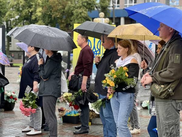 У Рівному попрощалися із загиблим Героєм Анатолієм Мулярчуком - INFBusiness