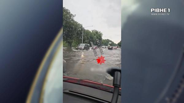 Негода на Рівненщині: підтоплення, повалені дерева та знеструмлені села (ВІДЕО) - INFBusiness